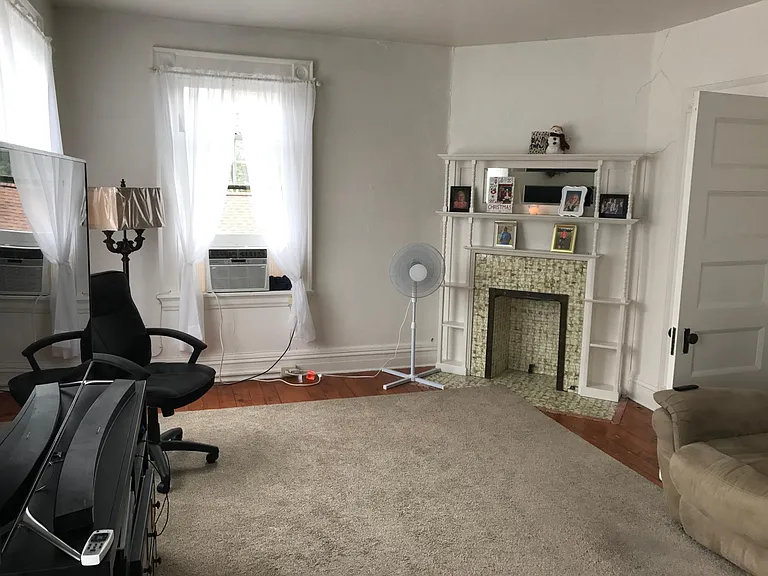 307 Market St #D — Photo 4
