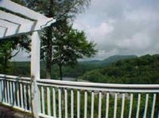 214 Oak Pt, Highlands, NC 28741