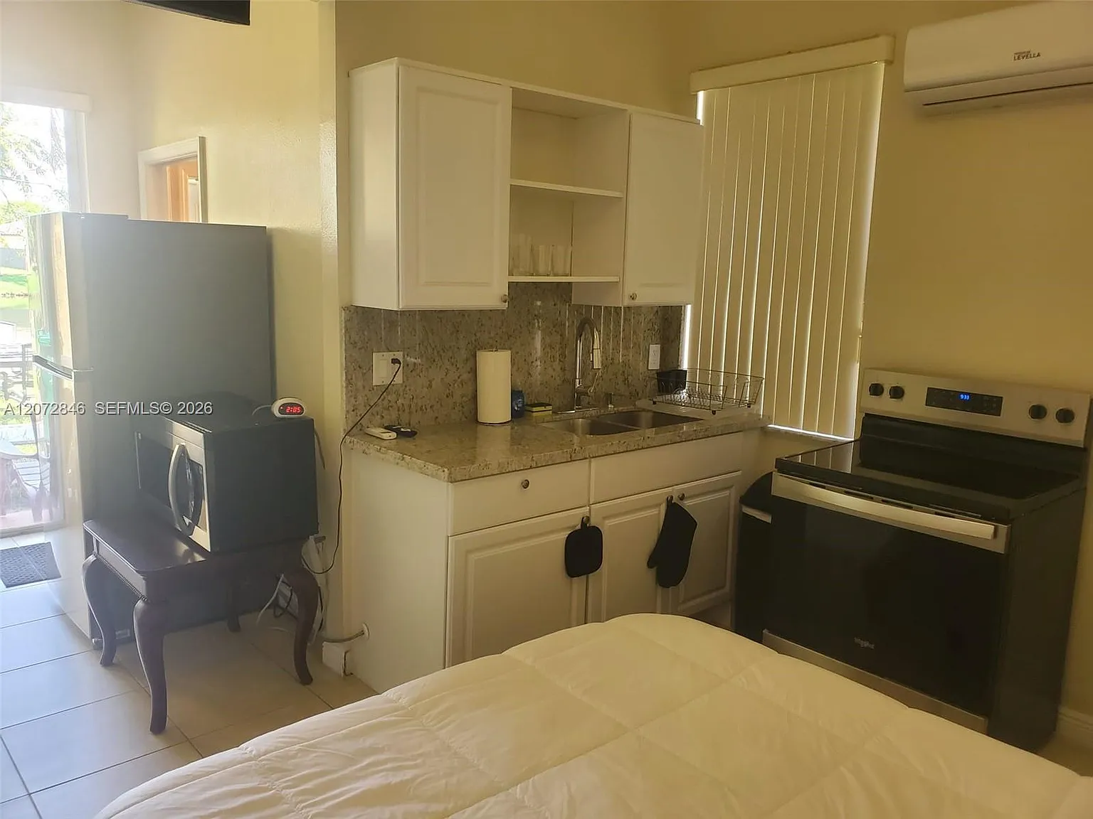 1 bed, 1.0 bath, 3328 sqft, $1,500 — Photo 2