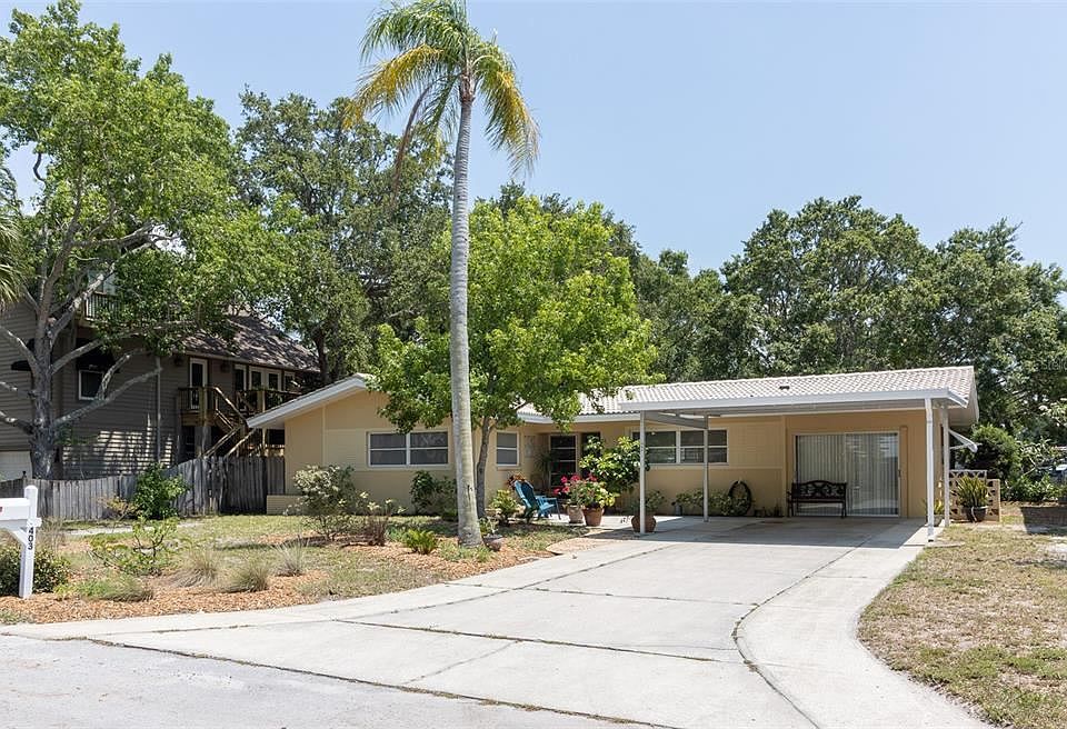 1st image of 403 Orchid Ln