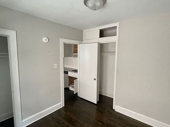 2nd image of 3279 S Kinnickinnic Ave #1