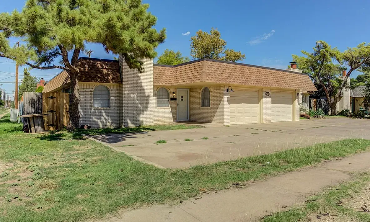 3 bed, 1460 sqft, $1,300 — Photo 1
