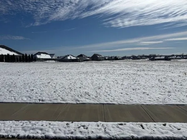 3100 Copper Creek Dr, Henderson, KY 42420