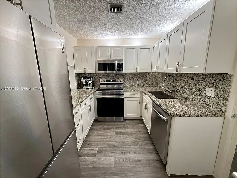 4300 S Landar Dr — Photo 2