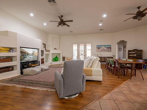 5th image of 14616 W Clarendon Ave