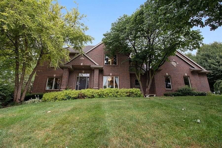 1st image of 1353 Burr Oaks Dr