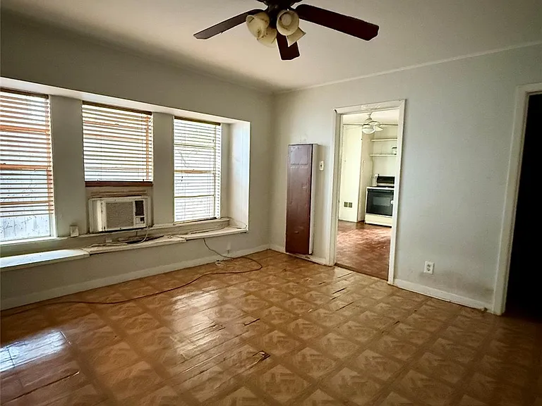 1526 Yale St #2 — Photo 4