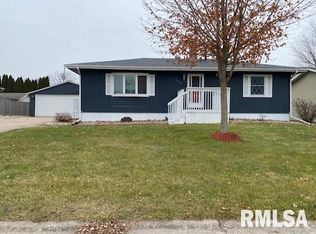 1003 17th St, Rapids City, IL 61278