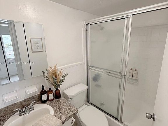4th image of 2725 W Okeechobee Rd #16