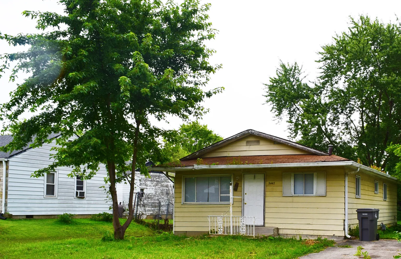 3447 N Chester Ave photo 1