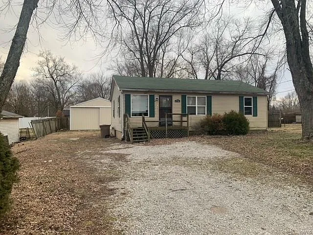 512 Belvedere Dr photo 1
