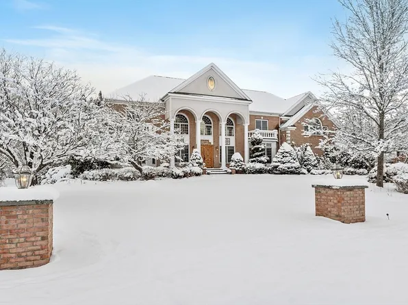 30 Bridle Path, Shrewsbury, MA 01545