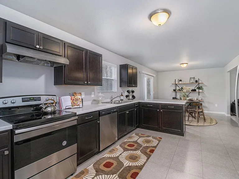 331 Catera Ct — Photo 7
