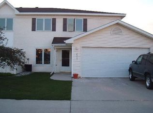 2553 S 40th St, Grand Forks, ND 58201
