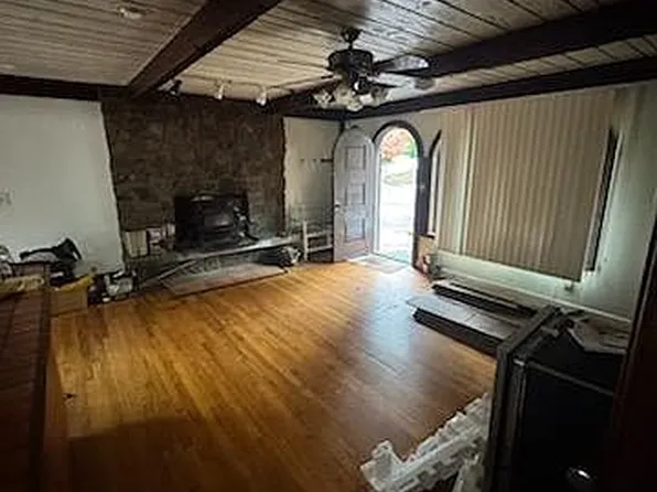 5654 SW Idaho St, Portland, OR 97221
