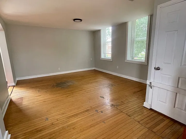 3241 S Carpenter St — Photo 5
