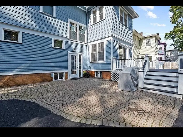 320 Berkeley St — Photo 61