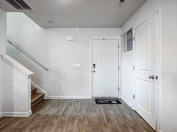 3rd image of 1039 Belmont Green Rd