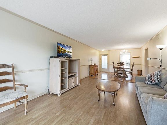 4th image of 300 Waterway Dr S APT 201