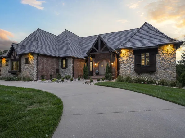 5613 S Dunrobin Drive, Springfield, MO 65809