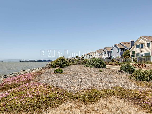 5th image of 5 Harbor View Dr