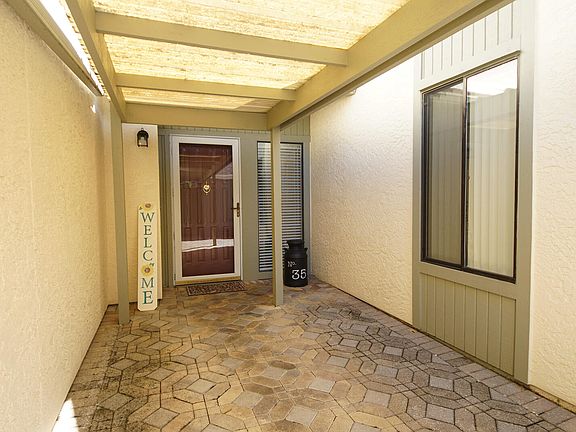 4th image of 900 Bay Dr APT 35