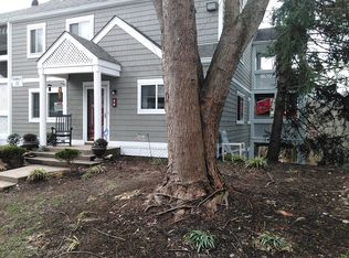 46 Lake Ave, Louisville, KY