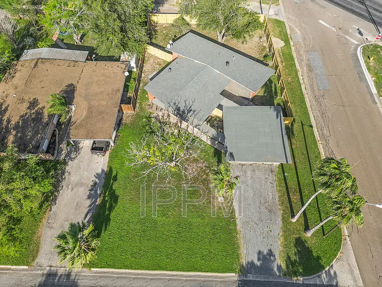 1651 Hamilton St — Photo 15