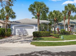9082 Bay Point Cir, West Palm Beach, FL 33411