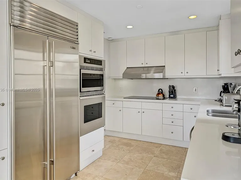 19237 Fisher Island Dr #19237 — Photo 6