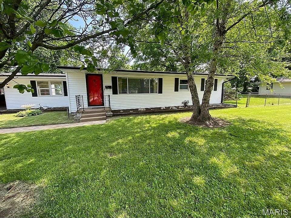 2nd image of 300 Sauget Ave