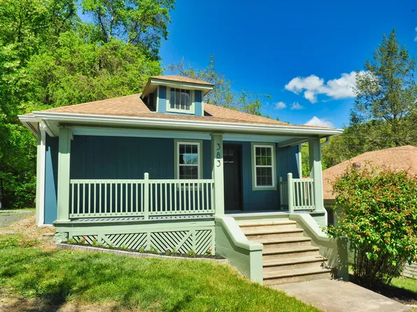 383 Roxbury St, Clifton Forge, VA 24422