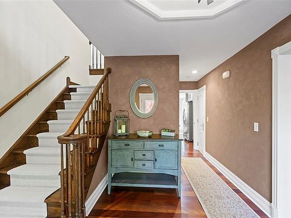 4th image of 17616 Parkland Dr