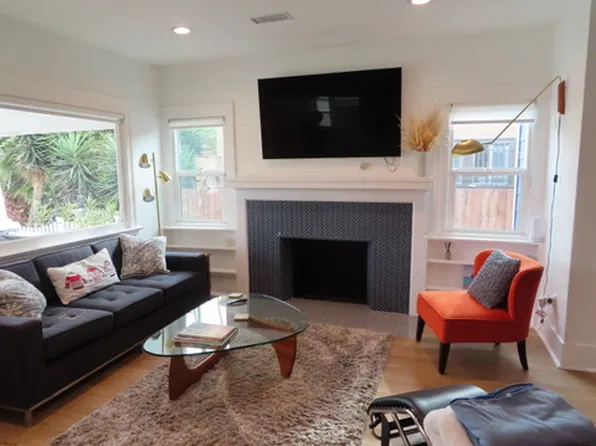 4711 3rd Ave, Los Angeles, CA 90043