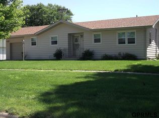 515 S 12th St, Tekamah, NE 68061