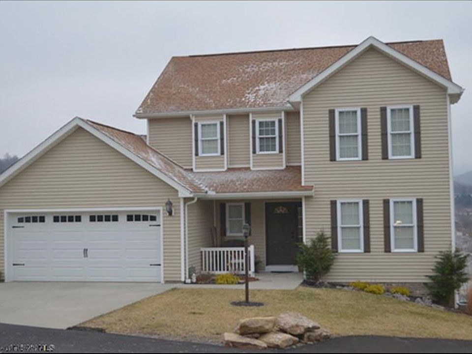 1st image of 201 Piave Ln