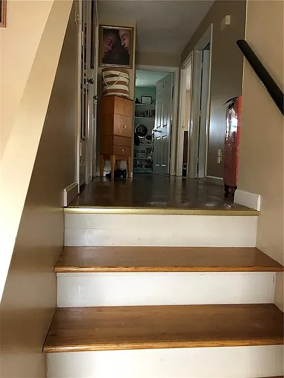 3 bed, 1300 sqft, $2,200 — Photo 1