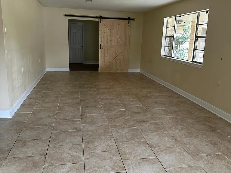 617 Legendre Dr — Photo 9