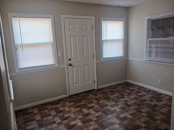 5th image of 1901 S Willow Ave