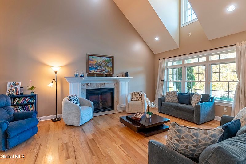 4th image of 216 Glenmont Road