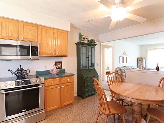 5th image of 1302 N Randall Ave