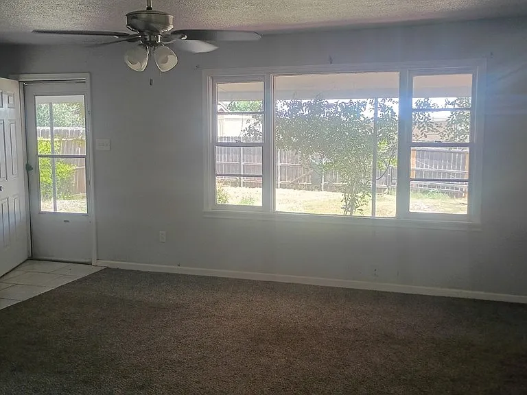 312 McKnight Dr — Photo 2