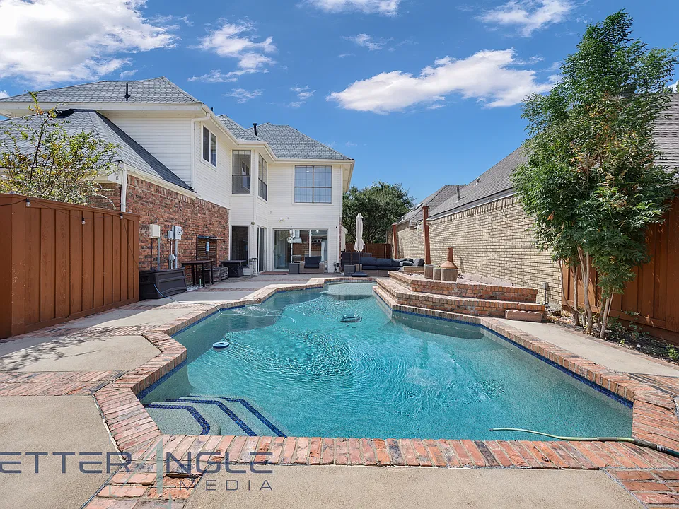 1812 Seminary Dr
