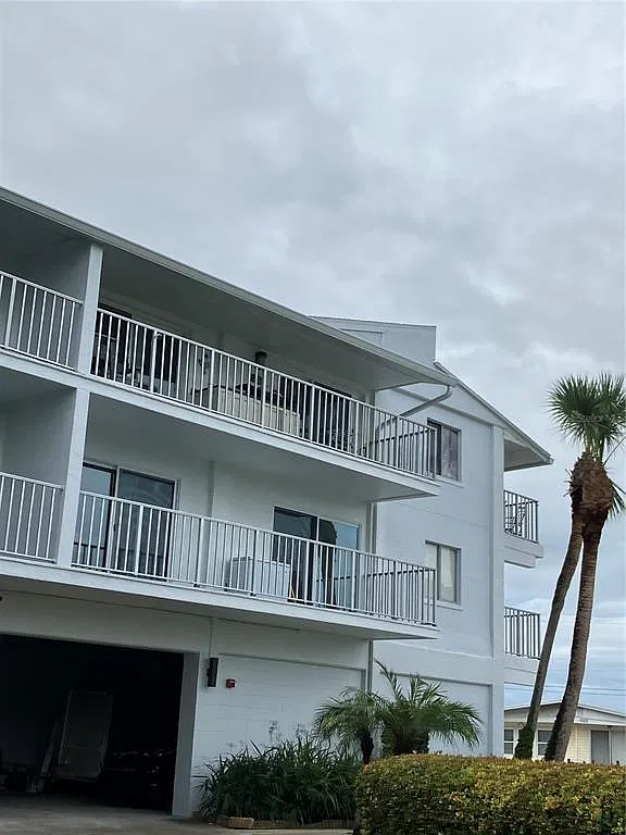 1 bed, 1.0 bath, 584 sqft, $1,800 — Photo 3