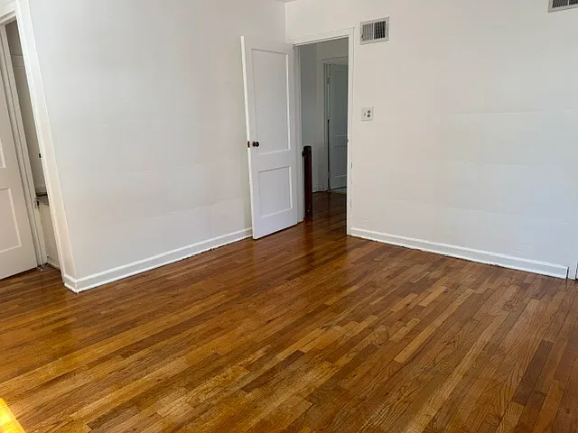 2 bed, 896 sqft, $1,999 — Photo 2