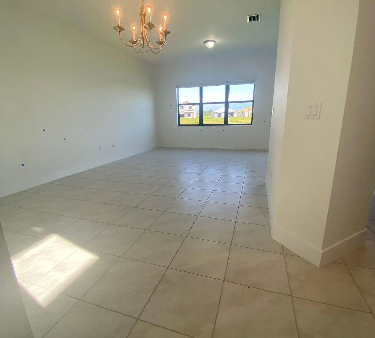 4 bed, 2.5 bath, 2529 sqft, $2,450 — Photo 4
