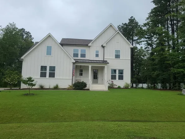 270 Scotland Dr, Youngsville, NC 27596