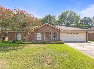 214 Saint Nicholas Dr, Lafayette, LA 70506