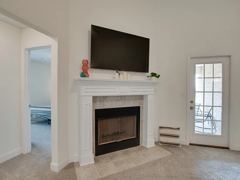 200 Abercorn Dr — Photo 6