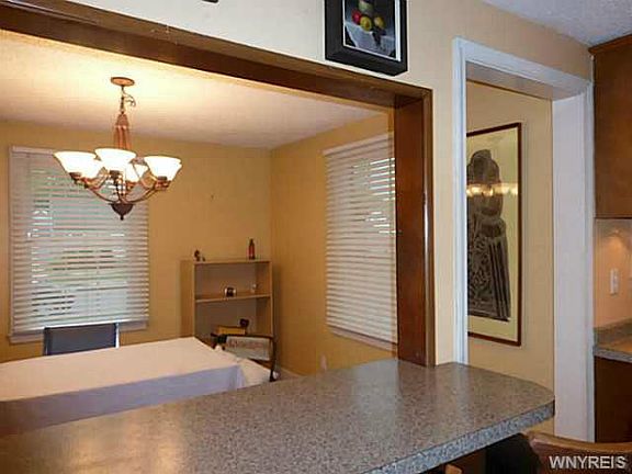 5th image of 156 Clearvale Dr